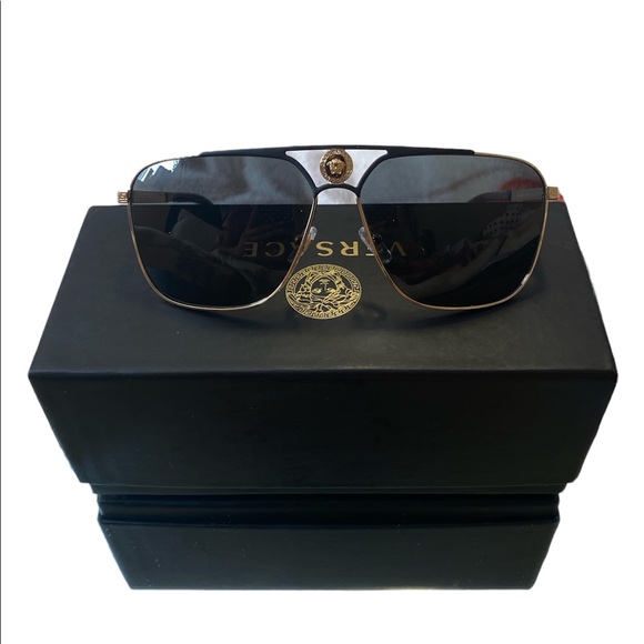 Brand New Versace sunglasses, Dark brown, 0VE2237 - Picture 5 of 7
